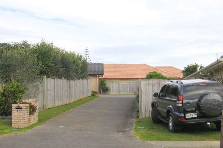 Photo of property in 15 Delmont Close, East Tamaki Heights, Auckland, 2016