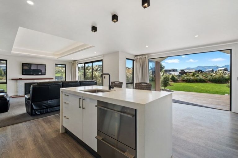 Photo of property in 18 Mount Linton Avenue, Wanaka, 9305