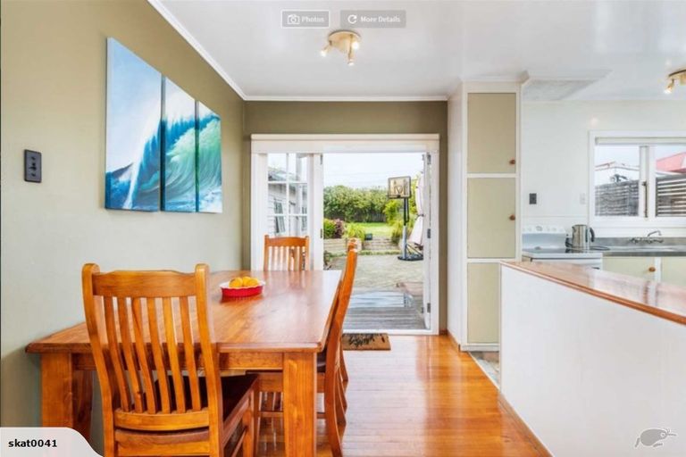 Photo of property in 9 Paton Avenue, Te Atatu South, Auckland, 0610