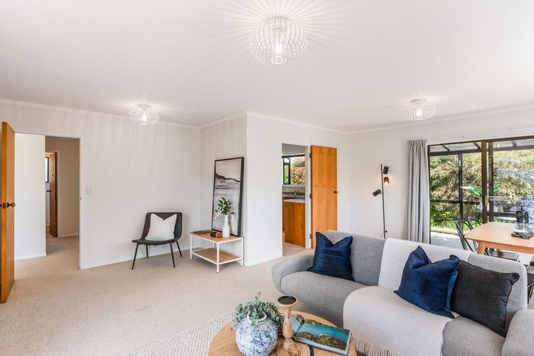 Photo of property in 29 Rosebank Grove, Waikanae, 5036