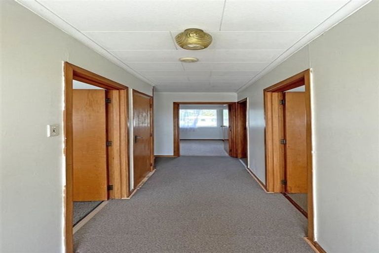 Photo of property in 75 Larnoch Road, Henderson, Auckland, 0610