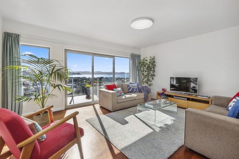 Photo of property in 69 Mantell Street, Seatoun, Wellington, 6022
