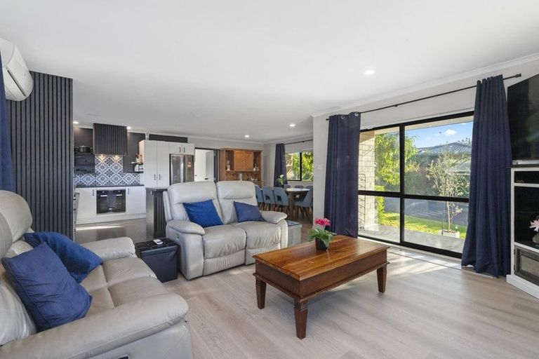 Photo of property in 12 Rays Way, Tuakau, 2121