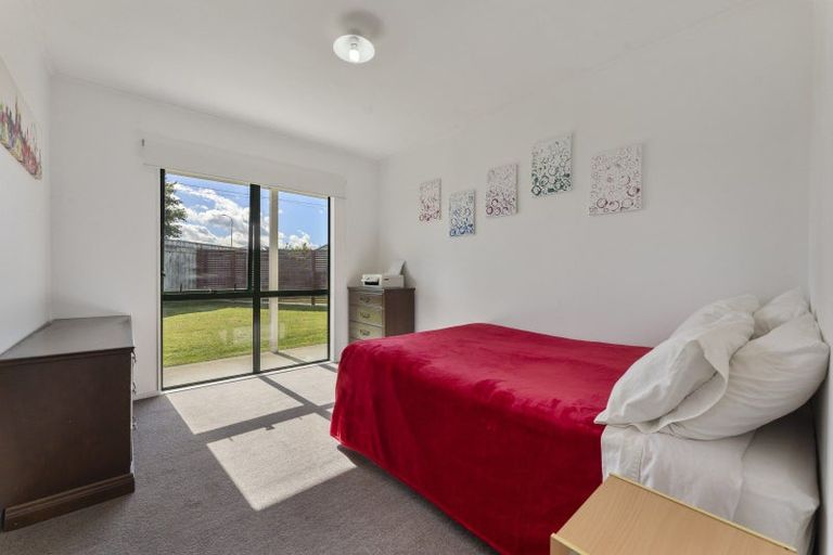 Photo of property in 109 Hillcrest Drive, Kelvin Grove, Palmerston North, 4414