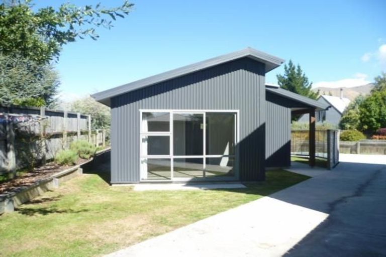 Photo of property in 12c Kuri Place, Wanaka, 9305