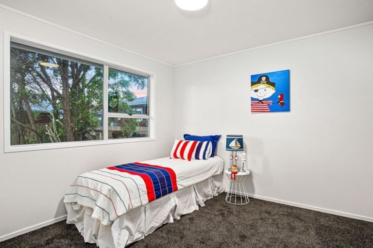 Photo of property in 263 Henderson Valley Road, Henderson, Auckland, 0612