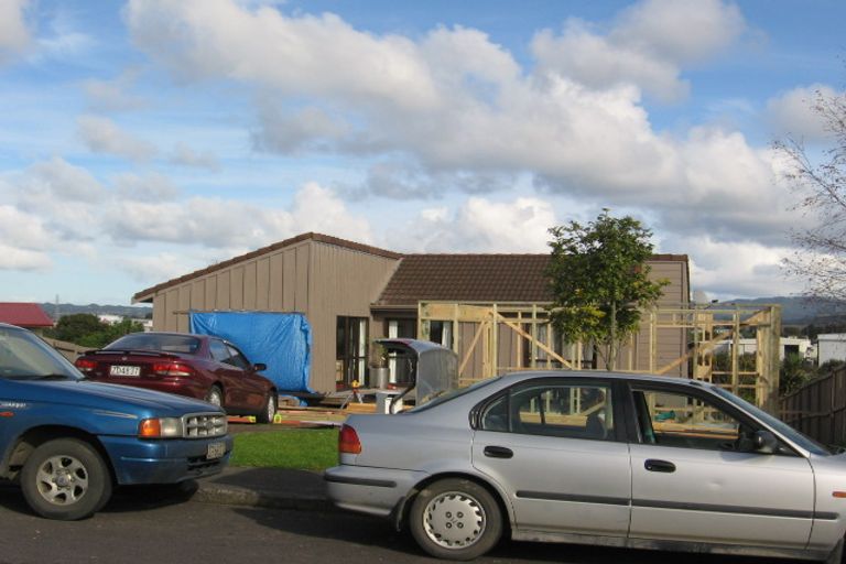 Photo of property in 37 Taioma Crescent, Te Atatu Peninsula, Auckland, 0610