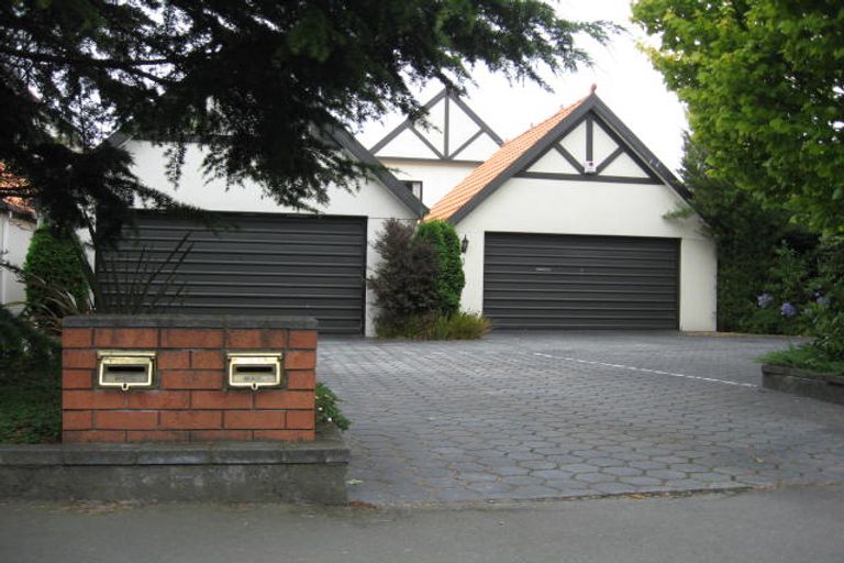 Photo of property in 262 Riccarton Road, Upper Riccarton, Christchurch, 8041