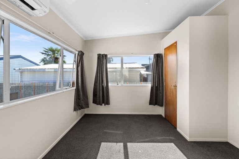 Photo of property in 605 Grove Road, Mayfair, Hastings, 4122