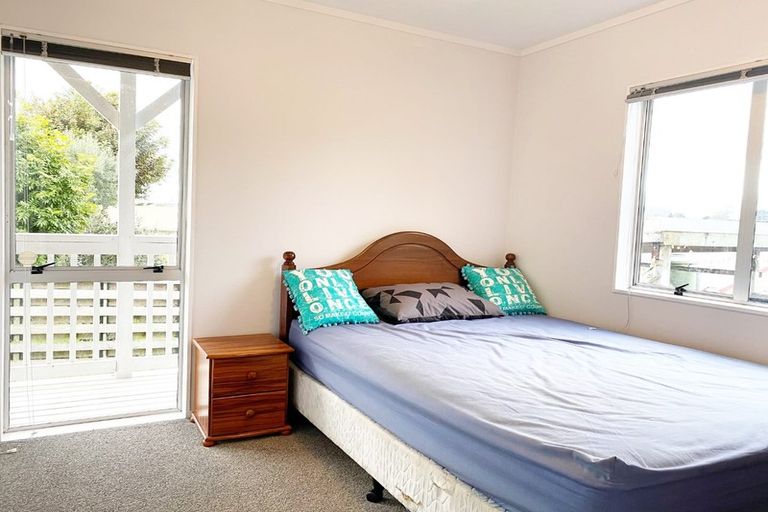 Photo of property in 43 Hutchinson Avenue, New Lynn, Auckland, 0600