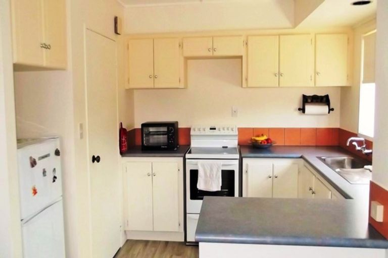 Photo of property in 2/64 Marne Road, Papakura, 2110