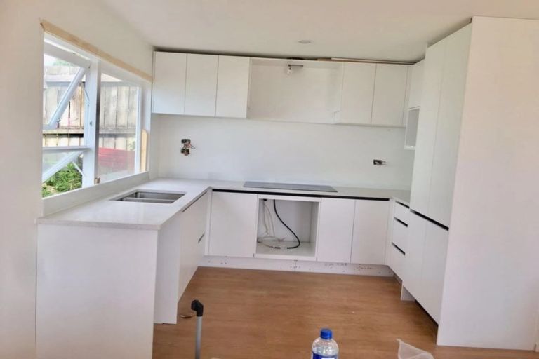 Photo of property in 10 Kereru Street, Henderson, Auckland, 0612