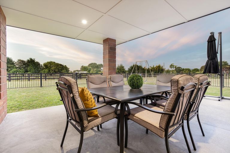 Photo of property in 37 Mike Smith Drive, Cambridge, 3434