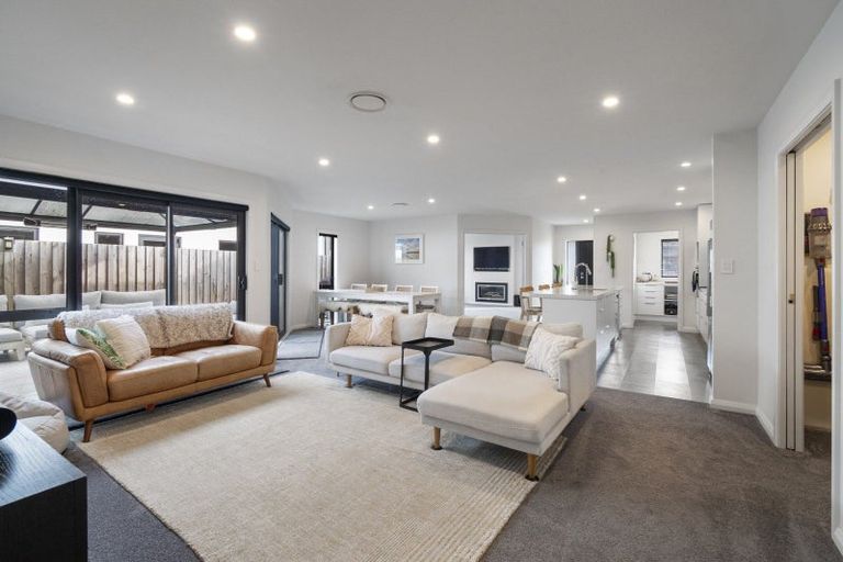 Photo of property in 36 Freedom Drive, Kelvin Grove, Palmerston North, 4414