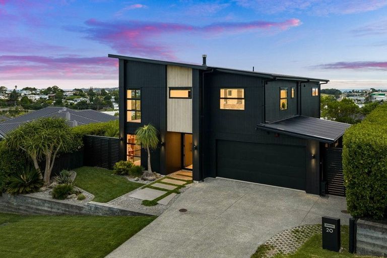 Photo of property in 20 Woodridge Drive, Stanmore Bay, Whangaparaoa, 0932