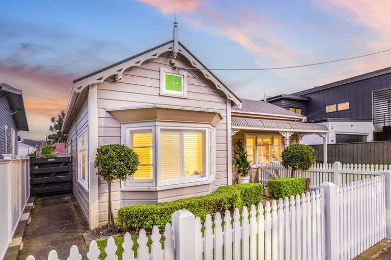 Photo of property in 18 Cuba Street, Petone, Lower Hutt, 5012