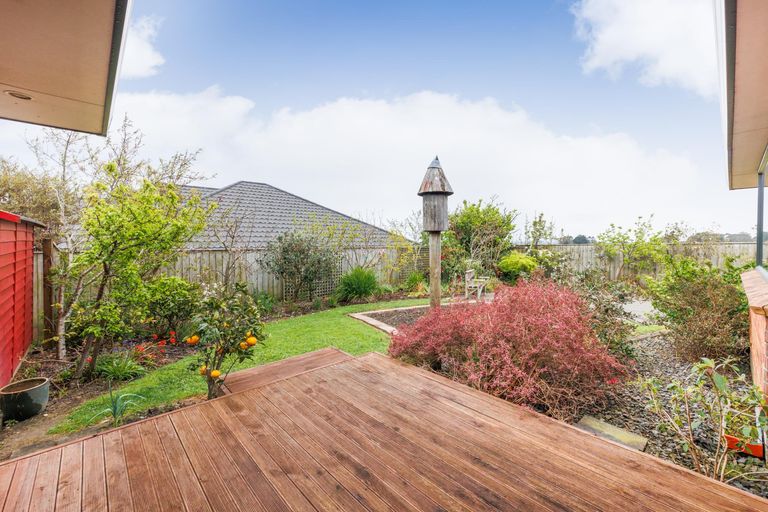 Photo of property in 31 Johnstone Drive, Fitzherbert, Palmerston North, 4410