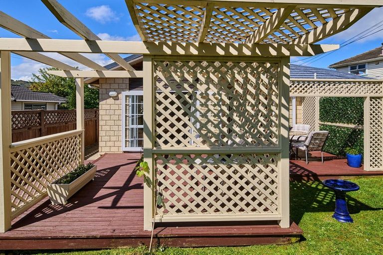 Photo of property in 20a Redwood Avenue, Tawa, Wellington, 5028
