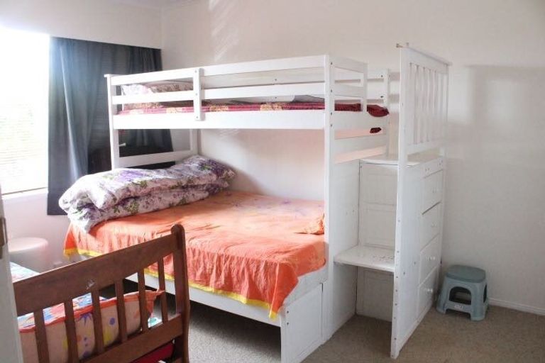 Photo of property in 17 Priestley Drive, Bucklands Beach, Auckland, 2014