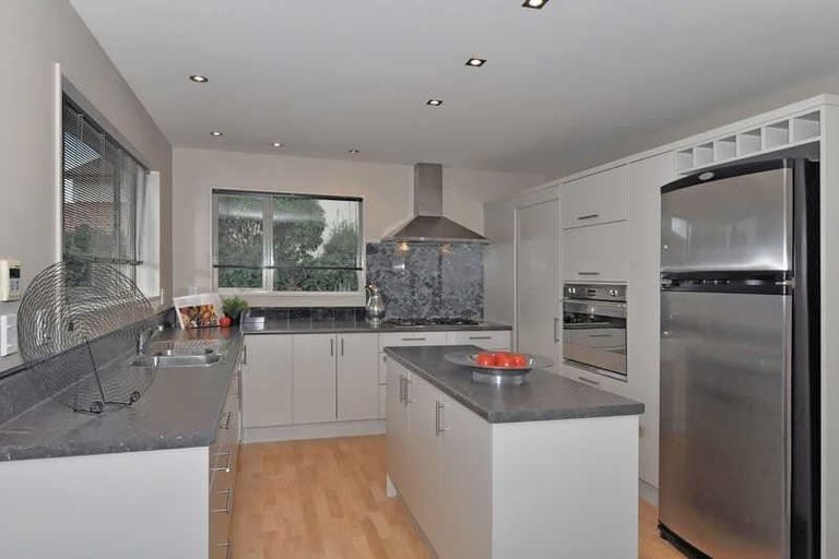 Photo of property in 17 Jasper Place, Northwood, Christchurch, 8051