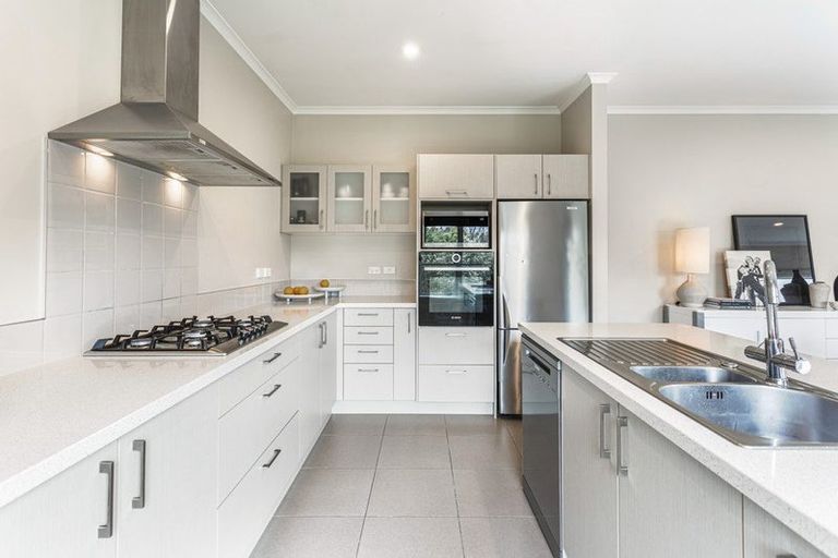 Photo of property in 54 Hornbill Drive, Fairview Heights, Auckland, 0632