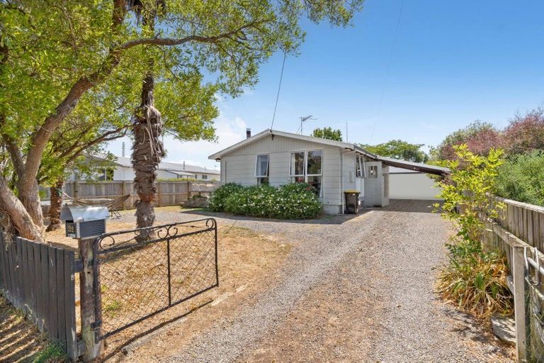 Photo of property in 32 Philip Street, Carterton, 5713