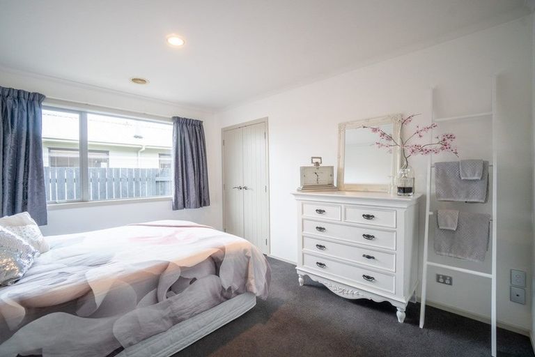 Photo of property in 3 Peppertree Glade, Kelvin Grove, Palmerston North, 4414