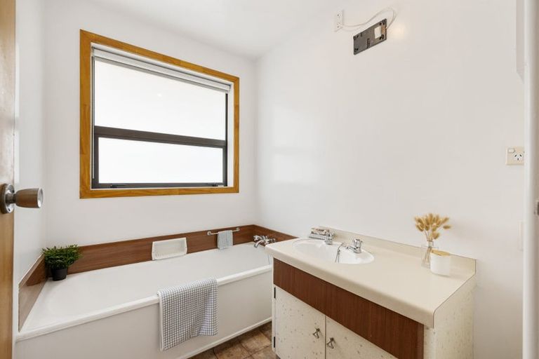 Photo of property in 1 Roseneath Place, Cashmere, Christchurch, 8022