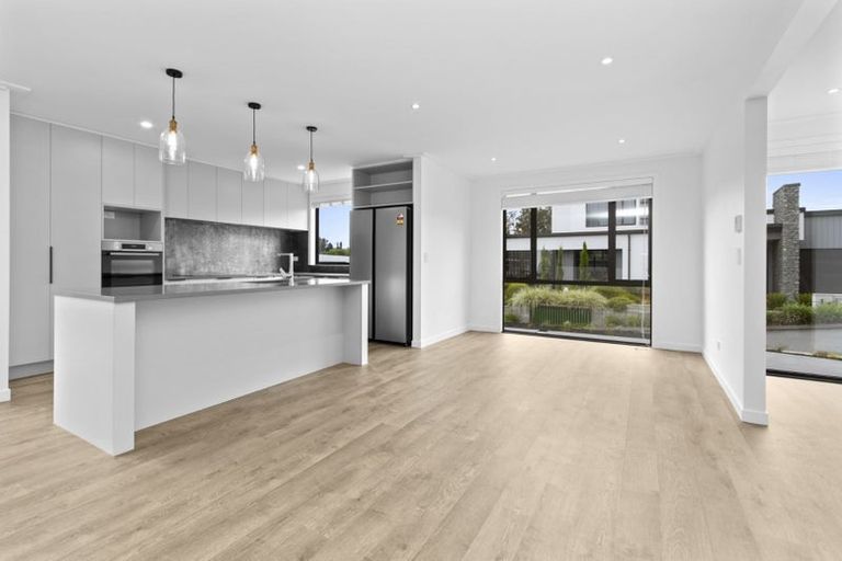 Photo of property in 8 Ada Close, Cambridge, 3434