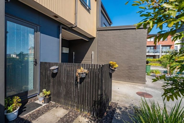 Photo of property in 14 Fordham Street, Beach Haven, Auckland, 0626