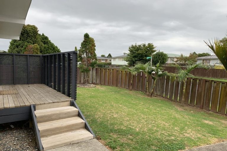 Photo of property in 15 Glen Norman Avenue, Henderson, Auckland, 0610