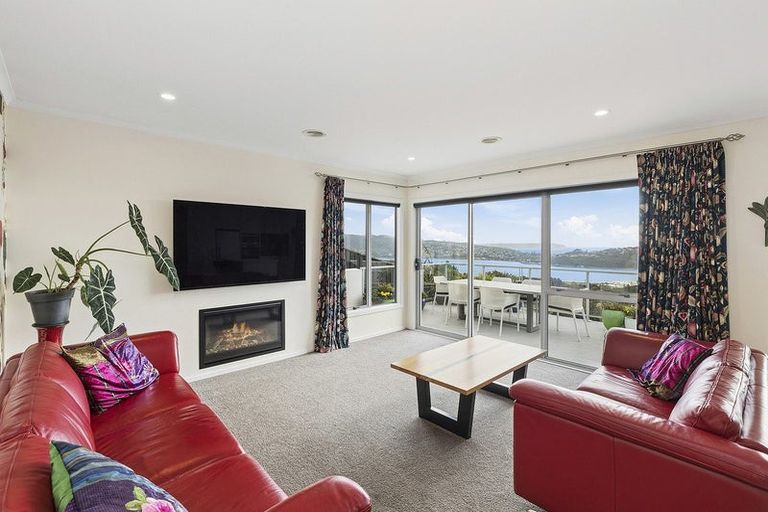 Photo of property in 3 Greenstone Place, Aotea, Porirua, 5024