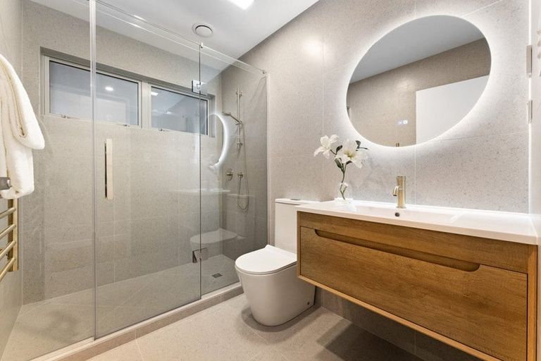 Photo of property in 49 Chamberlain Road, Massey, Auckland, 0614