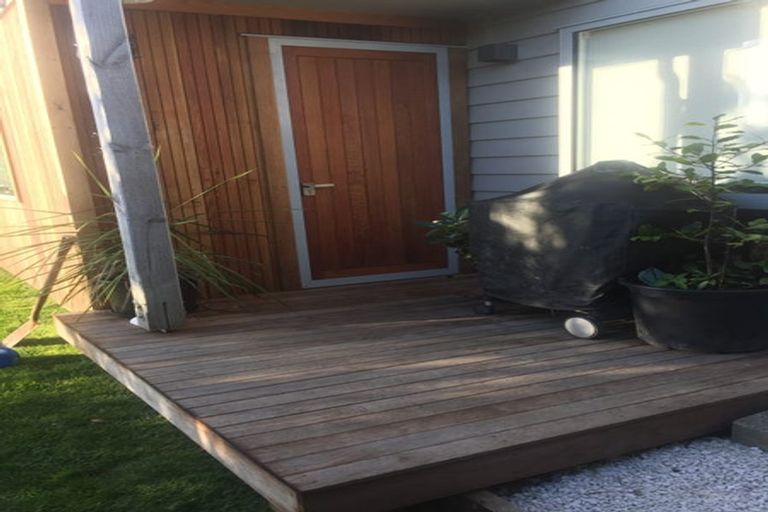 Photo of property in 77 Orangi Kaupapa Road, Northland, Wellington, 6012