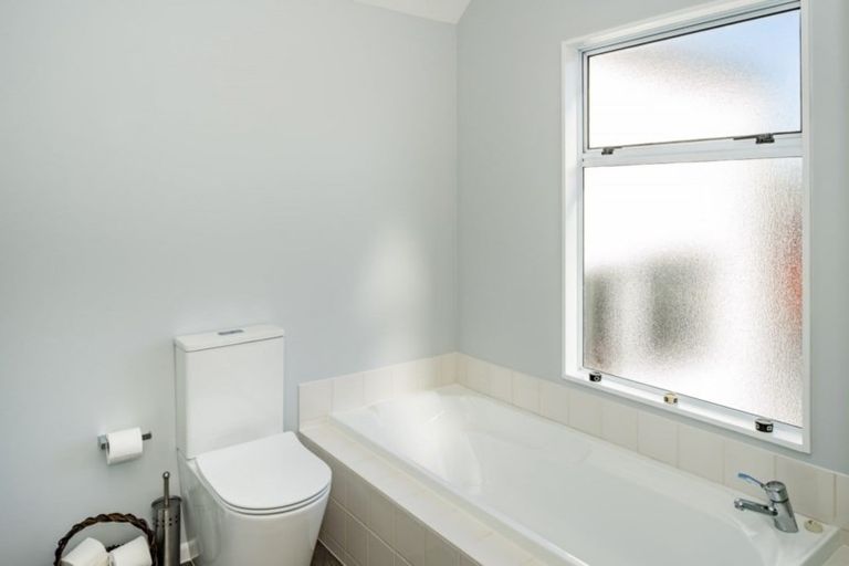 Photo of property in 24 Sailmaker Close, Whitby, Porirua, 5024