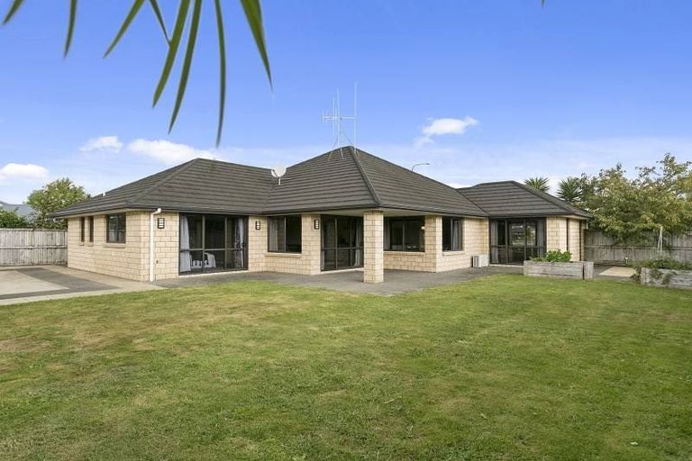 Photo of property in 23 Norfolk Drive, Cambridge, 3434