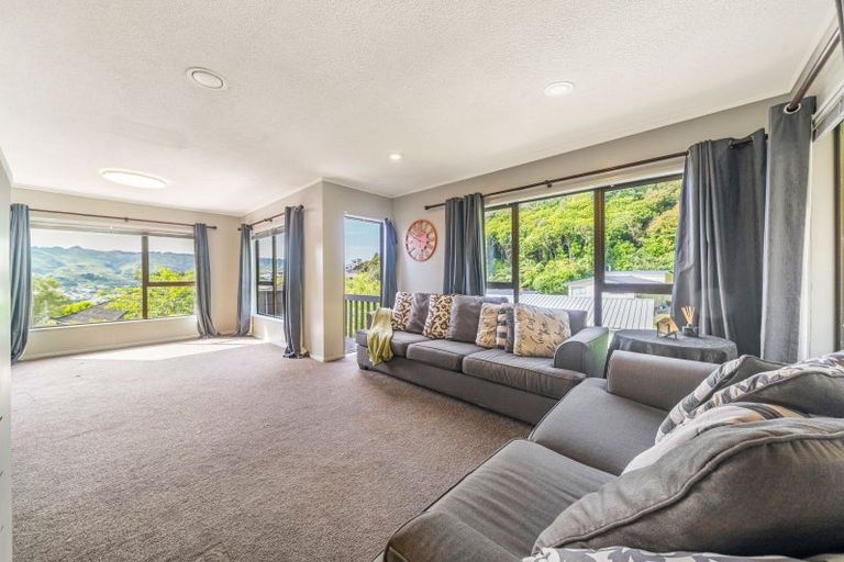 Photo of property in 14 Westhaven Drive, Tawa, Wellington, 5028