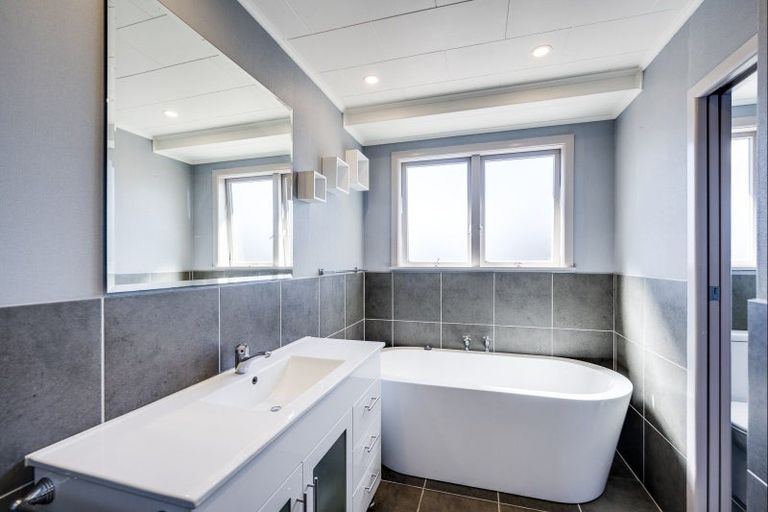 Photo of property in 44 Coventry Avenue, Tamatea, Napier, 4112