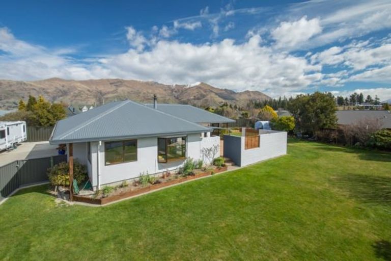 Photo of property in 51 Mount Iron Drive, Wanaka, 9305