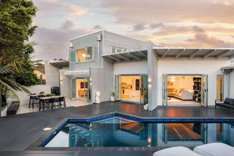 Photo of property in 56 Saint James Drive, Huntington, Hamilton, 3210