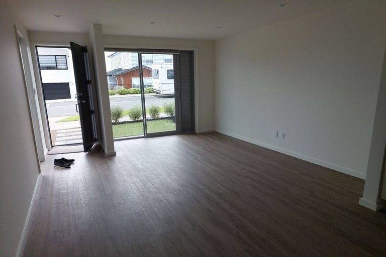 Photo of property in 19 Gunn Way, Hobsonville, Auckland, 0616