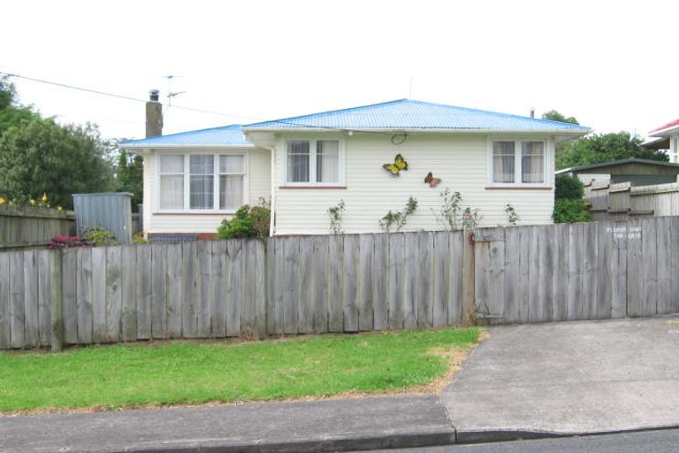 Photo of property in 1/5 Marewa Street, Te Atatu South, Auckland, 0610