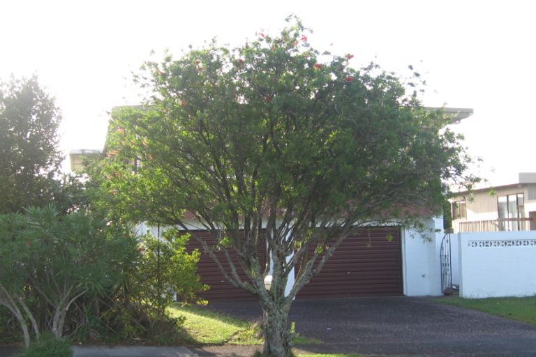 Photo of property in 22 Porritt Avenue, Chatswood, Auckland, 0626