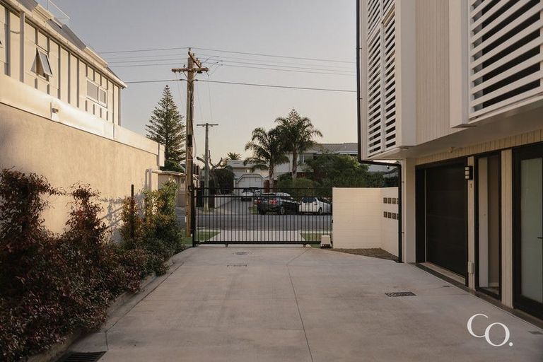 Photo of property in 1/17 Victoria Road, Mount Maunganui, 3116