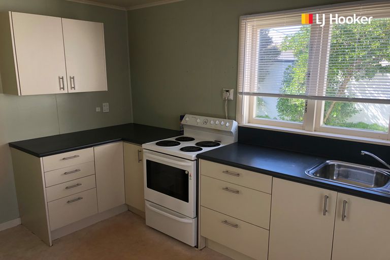 Photo of property in 57 Royal Crescent, Saint Kilda, Dunedin, 9012