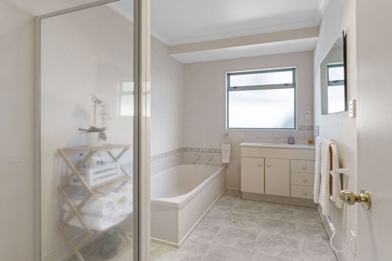 Photo of property in 76 Birch Street, Hilltop, Taupo, 3330