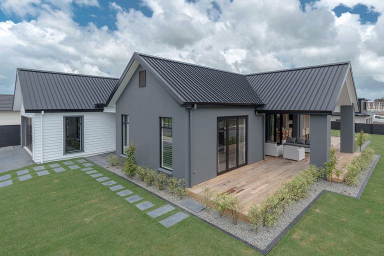 Photo of property in 4 Whare Roto Drive, Waipukurau, 4282