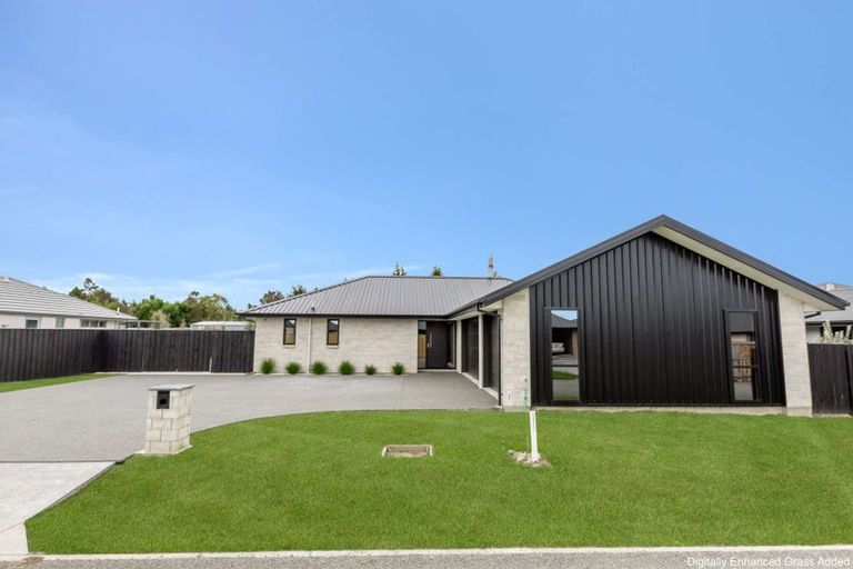 Photo of property in 2 Hunter Lane, Amberley, 7410