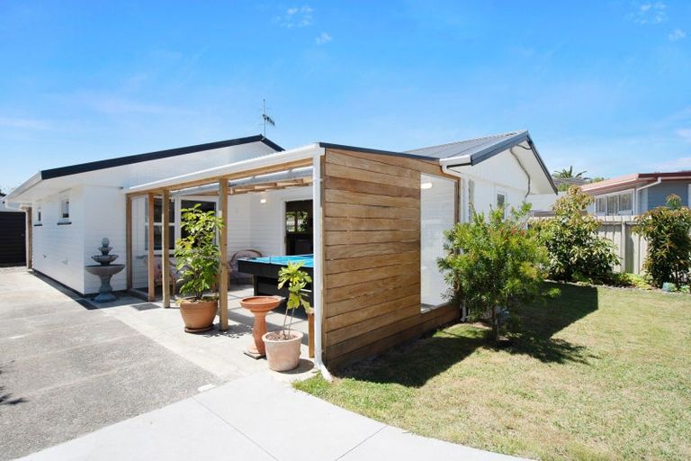 Photo of property in 59 Martin Road, Paraparaumu Beach, Paraparaumu, 5032