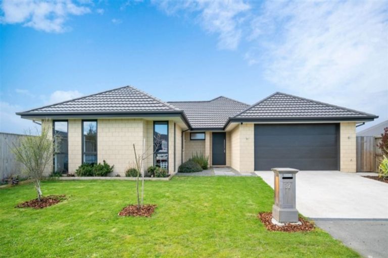 Photo of property in 32 Navy Loop, Rolleston, 7614